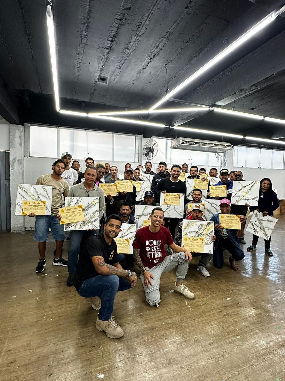 Turma do método Rei do Mármore com certificados